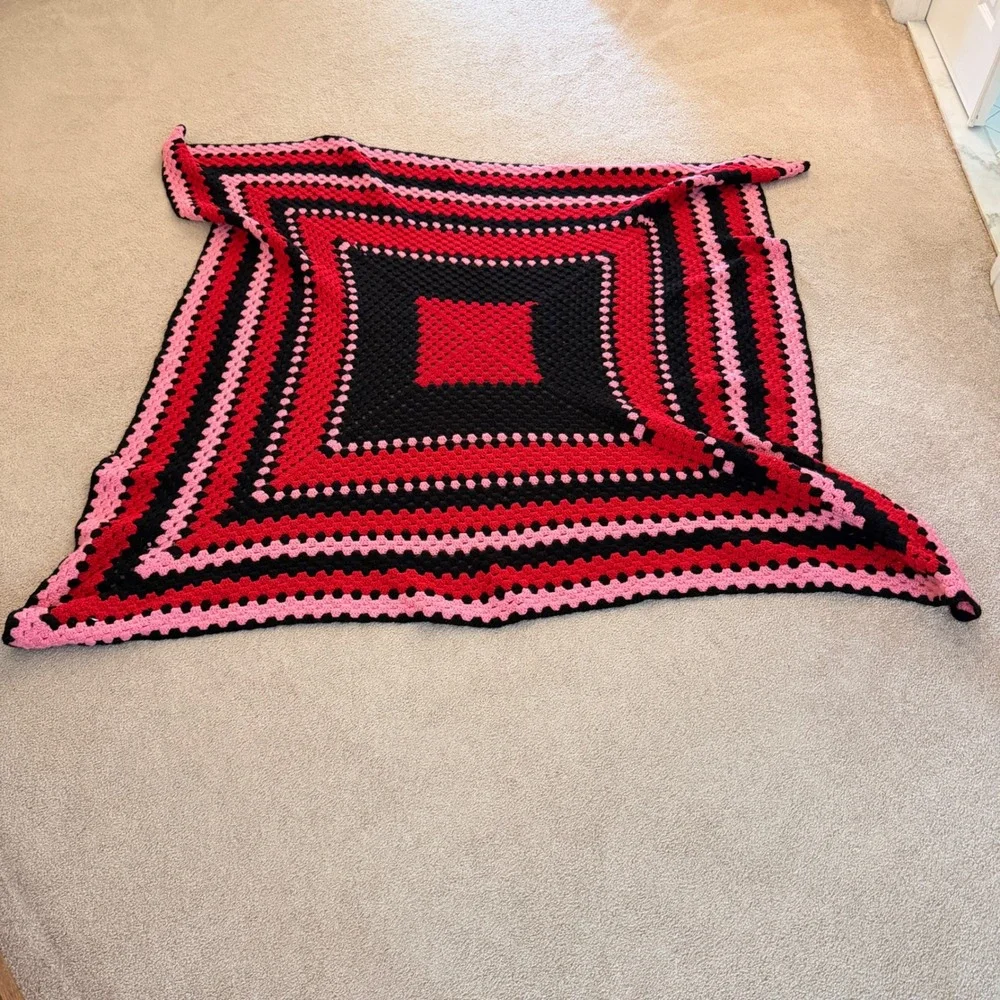 Handmade Crochet Granny Square Blanket Large Throw Red Black Pink 68x68‎